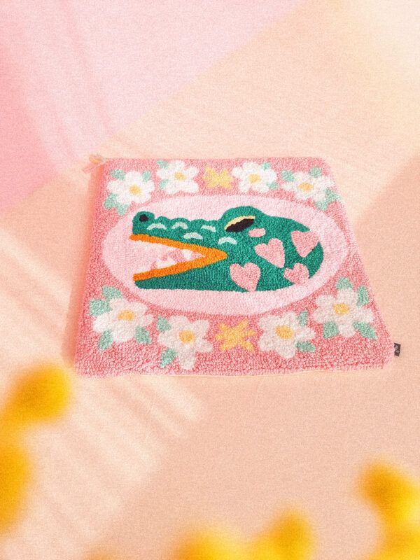 Funda de Cojín Punch Needle Pink Alligator