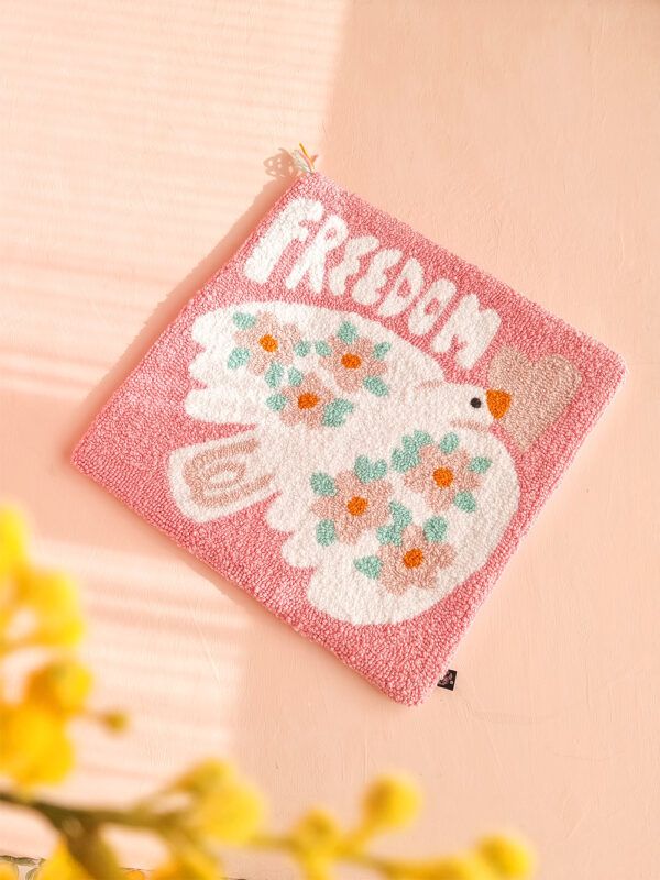 funda-de-cojin-punch-needle-pink-freedom_5 Funda de Cojín Punch Needle Pink Freedom