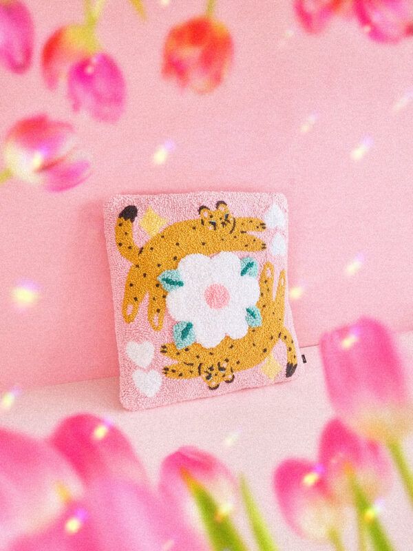 Funda de Cojín Punch Needle Ilustra & Borda
