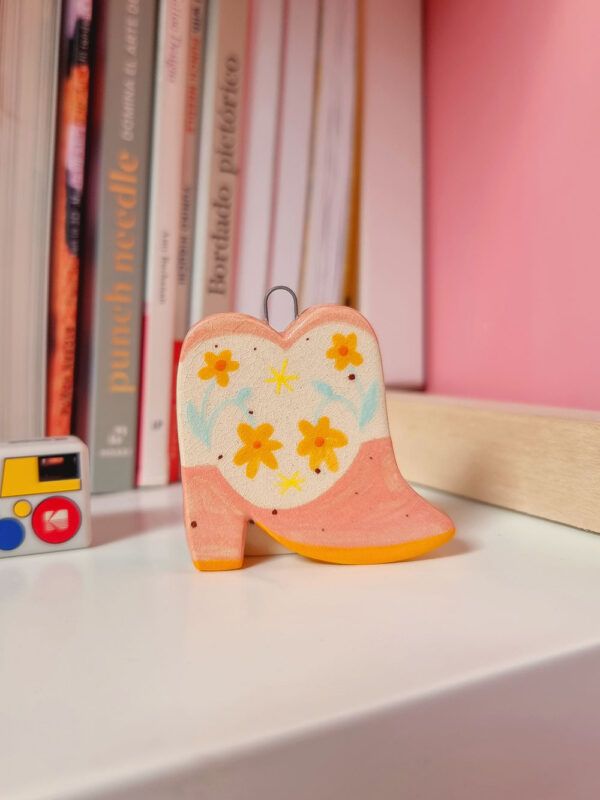 decoracion-de-pared-ceramica-pink-boot_4 Decoración de Pared Cerámica Pink Boot