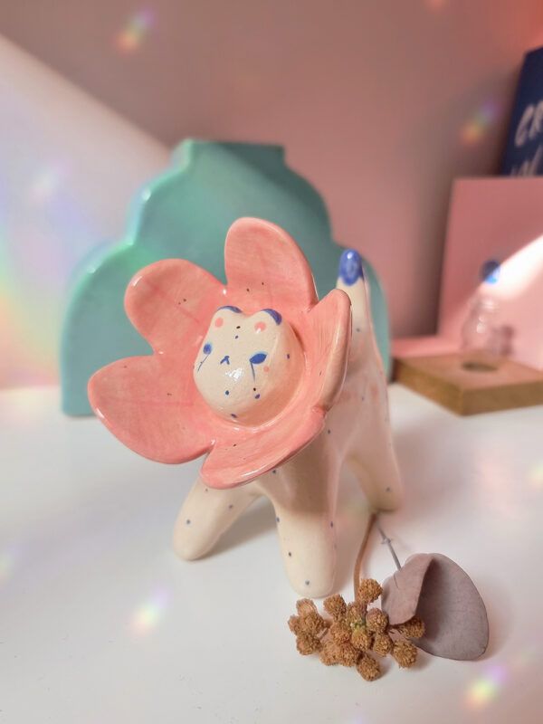 Figura de Cerámica Guepardo Flor