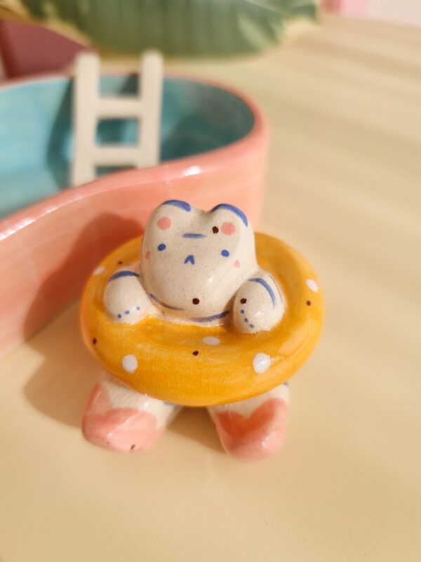 Figura de Cerámica Pool Party